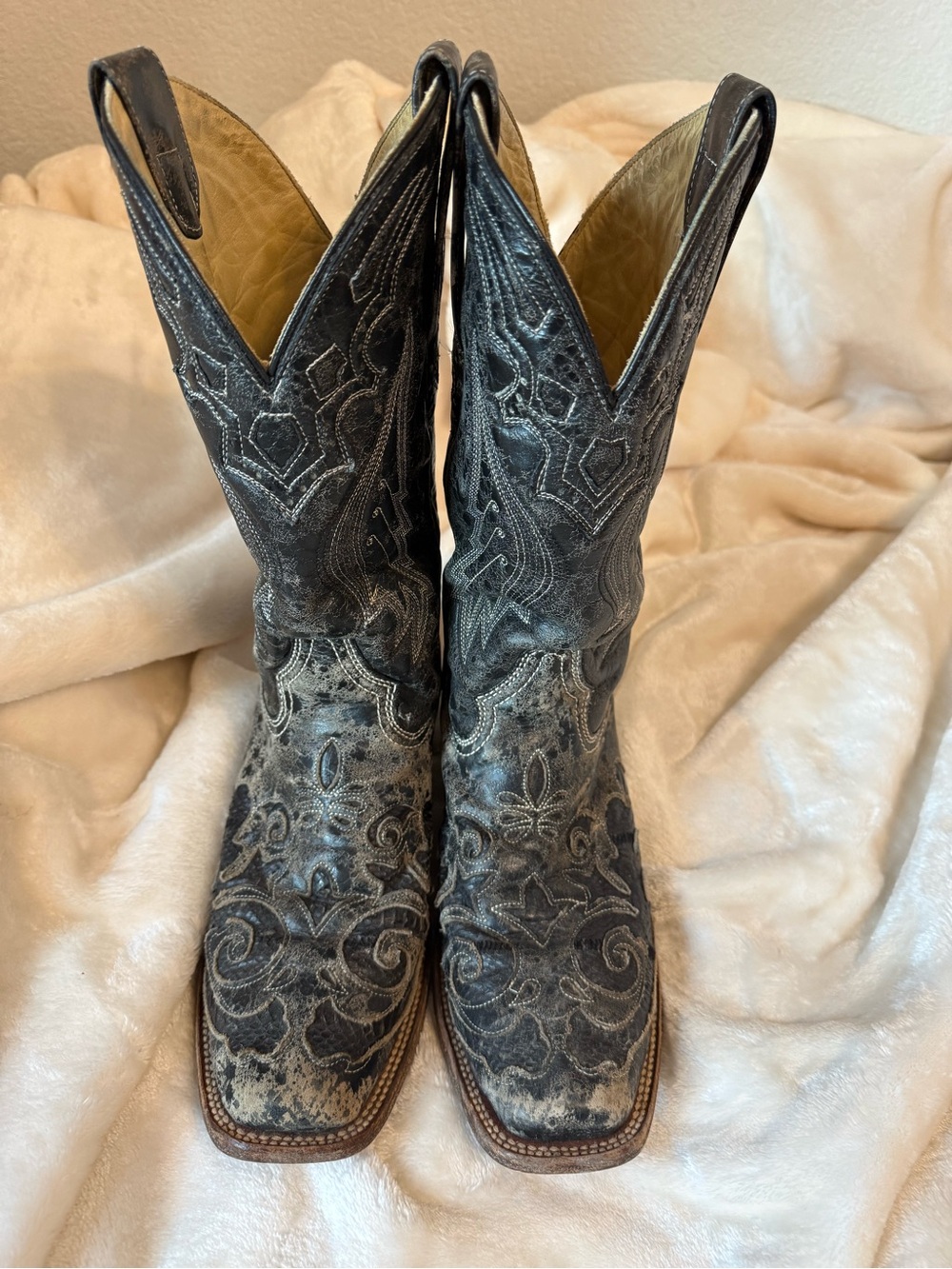 WOMEN'S BLACK EMBROIDERY SNAKE INLAY SQUARE TOE COWBOY BOOT